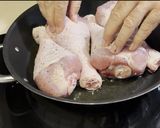 Foto del paso 2 de la receta: Muslos de pavo con orejones y ciruelas