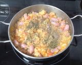 Foto del paso 6 de la receta: Arroz con salchichas/longaniza