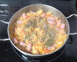 Foto del paso 6 de la receta: Arroz con salchichas/longaniza