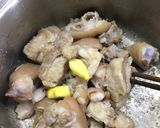 Hình bước làm 2 của món Bún móng giò dọc mùng