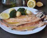 Foto del paso 3 de la receta: Trucha al horno con brócoli y patatas francesas