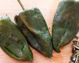 Foto del paso 1 de la receta: Chiles rellenos con queso light ⭐️