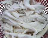 Foto langkah ke 1 dari resep Tumis Jamur Tiram.
