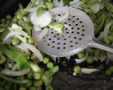 A picture of step 2 of Hakka noodles.