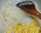 Foto langkah ke 6 dari resep Bihun Goreng Putih.