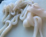 Foto del paso 1 de la receta Pasta con calamares y salsa picante