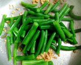 A picture of step 7 of Green beans salad.