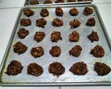 Foto langkah ke 5 dari resep Cookies Coklat Kacang.