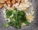 Gambar langkah 3 resipi Nasi Goreng Tauhu, Fish Cake & Bok Choy.