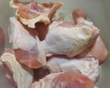 Foto langkah ke 1 dari resep Ayam goreng bawang putih.