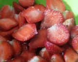 Foto langkah ke 1 dari resep Strawberry Sparkling.