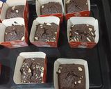Foto langkah ke 8 dari resep Fudgy Brownies Cupcake.