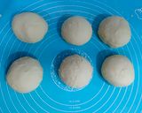 Gambar langkah 2 resipi Roti Manis.