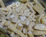 Foto langkah ke 1 dari resep Orek tempe basah bumbu gula asem.