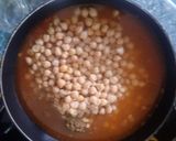 A picture of step 4 of Chana Masala.