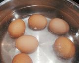 Foto del paso 2 de la receta Huevos Rellenos de Gambas