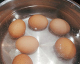 Foto del paso 2 de la receta: Huevos Rellenos de Gambas