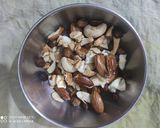 A picture of step 2 of Apple Dryfruit Halwa.