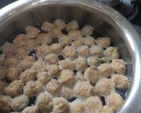 A picture of step 1 of Soya chunks kabab.