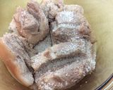 Hình bước làm 3 của món Thịt ba rọi muối thính - món ăn nhớ mẹ
