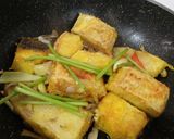 Foto langkah ke 6 dari resep Ikan pari masak kuning daun seledri.
