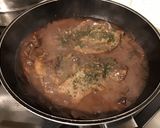 Une image de l'étape 9 de Côtes de porc aux cèpes et sauce au vin.
