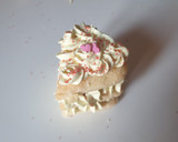 Foto del passaggio 8 della ricetta Cuori di millefoglie con crema chantilly e fragole vegan