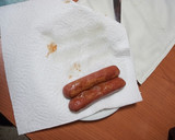Foto del paso 1 de la receta: Perrito caliente con zanahoria encurtida y cebolla frita