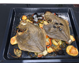 Foto del paso 7 de la receta: Rodaballo salvaje al horno con patatas y verduras