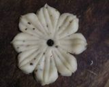 A picture of step 9 of Flowers Mathri.