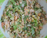 عکس مرحله 1 از دستور ساندویچ مرغ و کاهو سرد