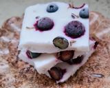Foto del paso 5 de la receta: Bark helado de yogurt griego a la lavanda con blueberries