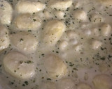 Foto del paso 7 de la receta: Ñoquis con salsa de queso brie y pesto a la ligure casero