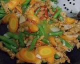 Foto langkah ke 4 dari resep 19) Oseng Buncis Wortel Tempe.