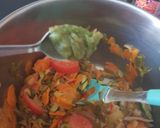 Foto del paso 5 de la receta: Muslitos de pollo con salsa de setas con verduras