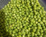 A picture of step 1 of Peas pulao.