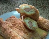 Foto langkah ke 3 dari resep Roti tawar goreng isi sosis with mayo dan melted cheese.