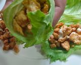 Gambar langkah 2 resipi Ayam Mamak Iceberg Lettuce Wraps.