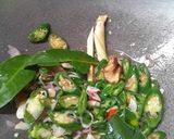 Foto langkah ke 3 dari resep Tumis kerang cabe ijo.