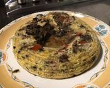 Une image de l'étape 13 de Couronne d omelette aux champignons et tomates à l ail et persil.