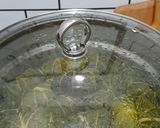 Foto langkah ke 5 dari resep Sawi Gulung Ayam Jagung.