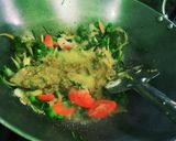 A picture of step 2 of Masala gravy egg.