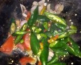 Foto langkah ke 3 dari resep Asem Pedas Ikan Cue Tongkol Tempe Cabe Ijo.