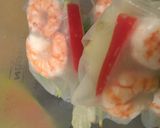 Foto langkah ke 6 dari resep Vietnam spring roll isian udang rebus.
