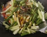 Foto langkah ke 3 dari resep Tumis Labu Kacang Panjang.