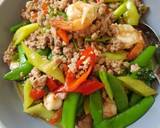 กุ้งหมูสับผัดพริกหยวกถั่วลันเตา 🦐🐷🌶 วิธีทำสูตร 4 รูป