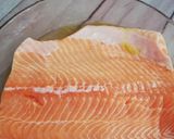Foto del passaggio 1 della ricetta Trancio di salmone fresco gratinato al forno