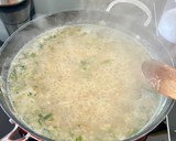 Foto del paso 2 de la receta: Arroz salsa verde y almejas