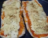 Foto del paso 5 de la receta: Pizza de pan (no hubo ganas de amasar)