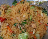 Foto langkah ke 6 dari resep Bihun Goreng Ayam.